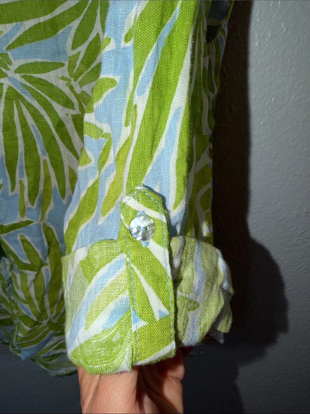 Blue and Green Palm-Print 100% Linen Button-Front Shirt - Picture 4 of 8